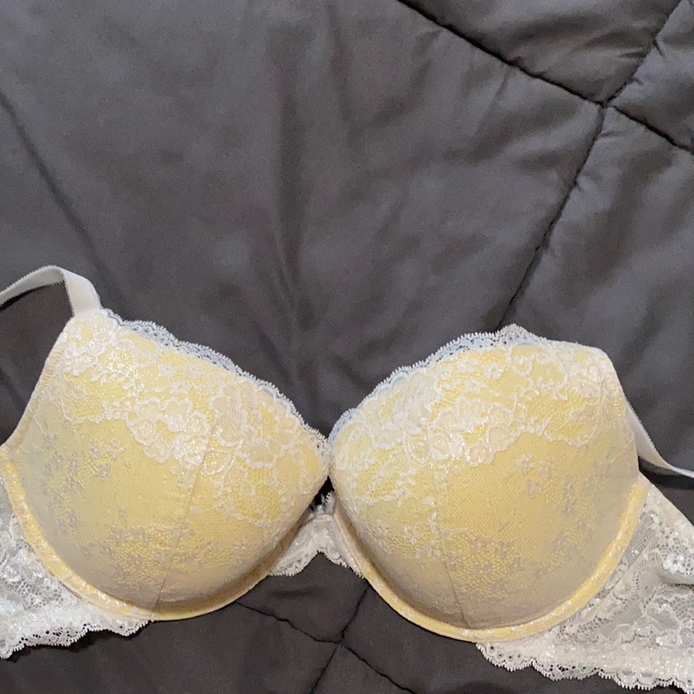 NWOT Victoria’s Secret Dream Angels push up 38D